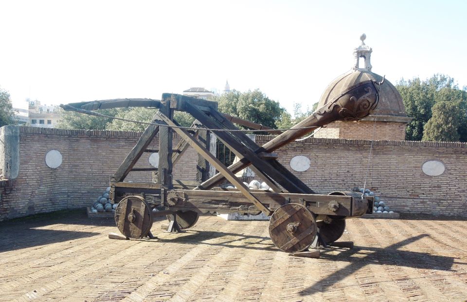 Rome: Castel Sant'Angelo Skip the Line Private Tour - Pope Paul III’s apartment and frescoes that make sense