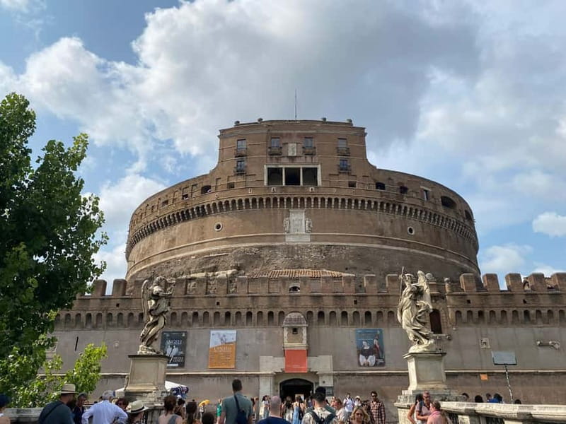Rome: Castle Sant'Angelo Ticket w/ audioguide option - What You’ll Actually See: Papal Rooms, Spiral Staircase, and the Ashes Room