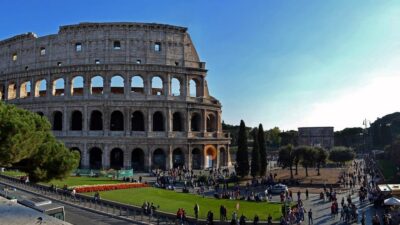 Rome: Colosseum, Forum, & Palatine Hill with Audio Guide - Entering the Colosseum: where to focus first