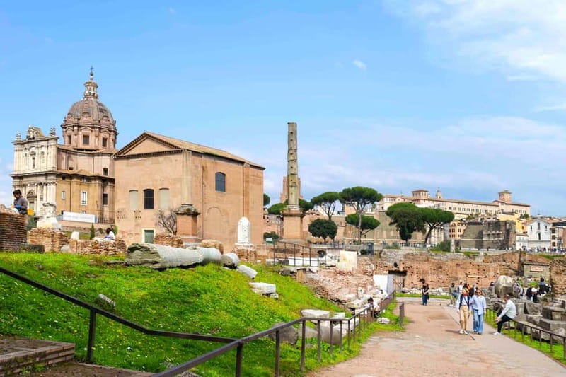 Rome: Colosseum & Forum with Audio Guide - Optional Arena - Using the digital audio guide like a pro