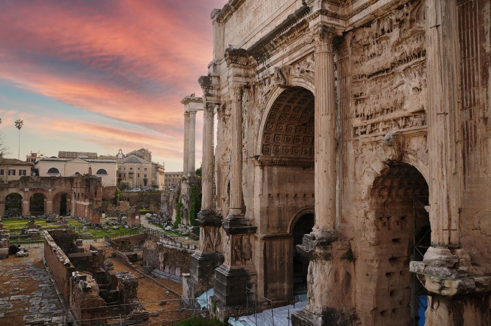 Rome: Colosseum, Roman Forum & Trajan's Market Exterior Tour - Via dei Fori Imperiali and Trajan’s Column: seeing the imperial plan
