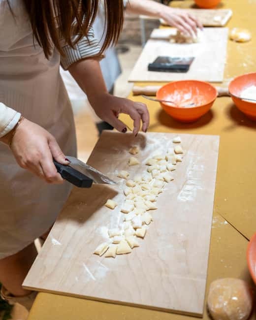 Rome: Cooking class with wine pairing at Come Na Vorta - Practical tips before you head to Come ’Na Vorta