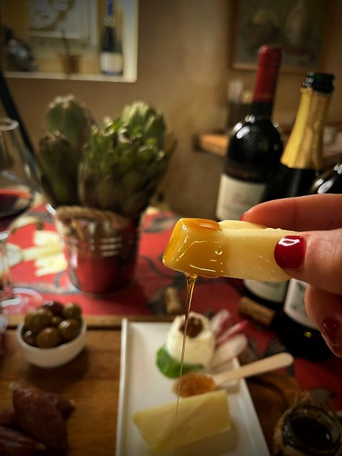 Rome: Dinner Food Tasting & Wine Pairing VIP Experience - The role of the staff: friendly experts and real pacing