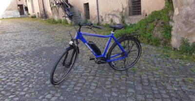 Rome: Electric Bike Rental with Helmet - Getting Started at the Office Near Circus Maximus
