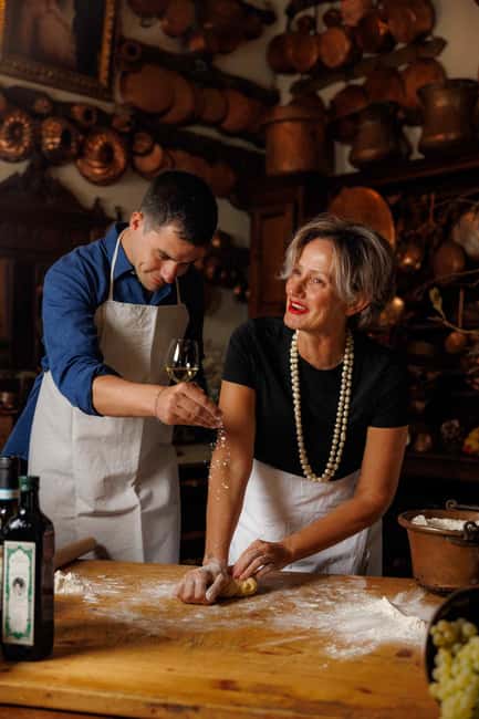 Rome: Private Castelli Romani Wine Tasting Tour - Private transport and an English guide: how you make the most of 3 hours
