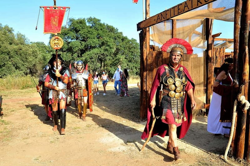 Rome: Roma World, the park to live a day as an Ancient Roman - Gladiator arena and sword tips: fun training, but watch the crowd energy