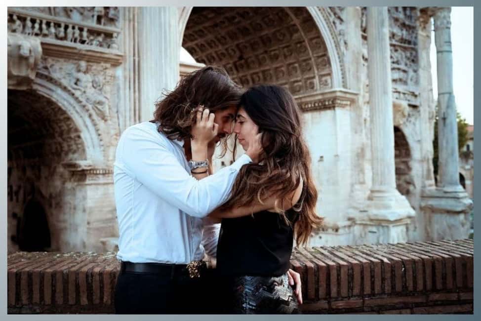Rome: Romantic Couple Photoshoot. Choose your spot! - Spanish Steps: the famous staircase look, minus the crowd headache