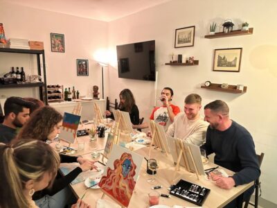 Rome: Small-Group Art Class with Wine - The studio setting: 17th-century palazzo energy, modern comfort