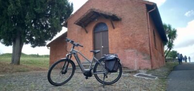 Rome: Tour by Top E-bike Ancient Appian Way Catacombs Aqueducts - The ride out of the city: from monuments to countryside mode