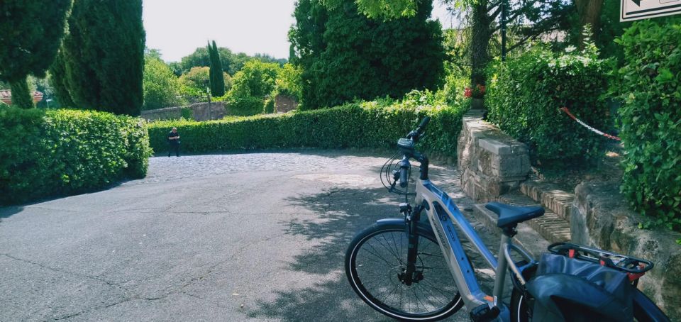 Rome: Tour by Top E-bike Ancient Appian Way Catacombs Aqueducts - Aqueduct Park and the Claudius and Felix aqueducts area