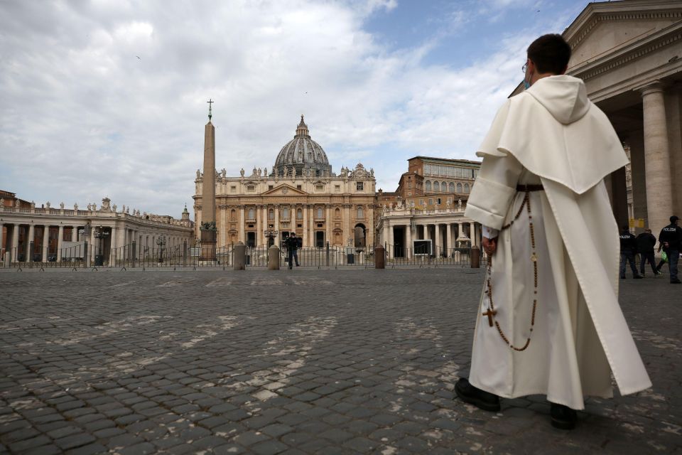 Rome: Vatican City and Catacombs Full-Day Guided Tour - Hotel pickup and a private driver: the stress-reducer that matters
