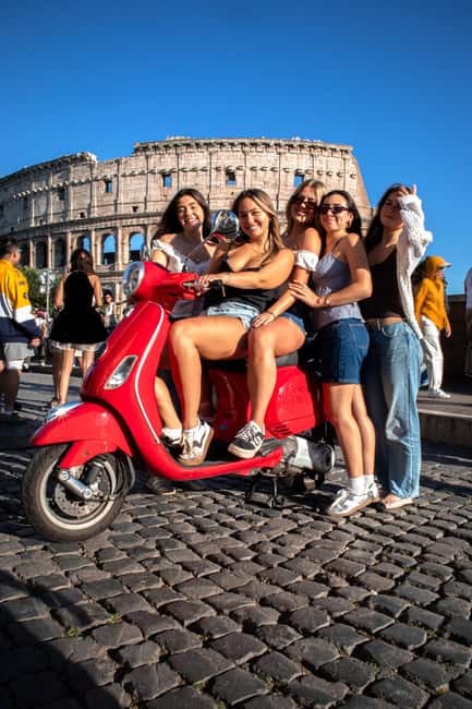 Rome Vespa: City Highlights Sightseeing Tour by Vespa - Colosseum in 10 Minutes: A Guided Stop That Sets the Scene