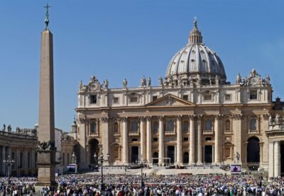 Vatican: Papal Audience and St. Peter's Basilica Guided Tour - Meeting at Piazza del Risorgimento: finding staff and getting moving