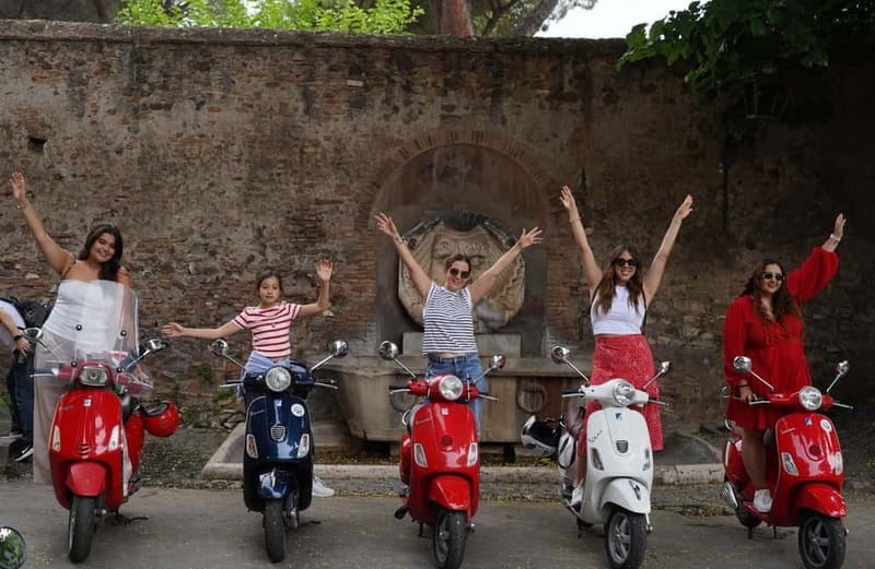 Vespa city tour in Rome with two different routes - Why a 90-minute Vespa photo ride works in Rome
