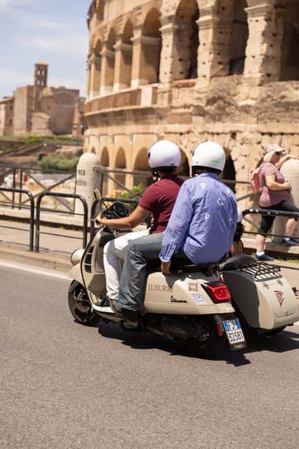 Vespa Sidecar Tour: Highlights of Rome - Vatican City and Janiculum Hill: the view stop that often steals the whole tour